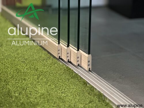 4-rail Glazen Schuifwand met een breedte van 320 t/m 350cm ( Helder 90cm glas ) - Afbeelding 2