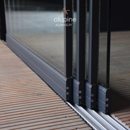 4-rail Glazen Schuifwand met een breedte van 360 t/m 400cm (Helder of Getint 103cm glas)