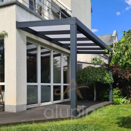 Terrasoverkapping 5.06 x 4.5 meter met polycarbonaat dak